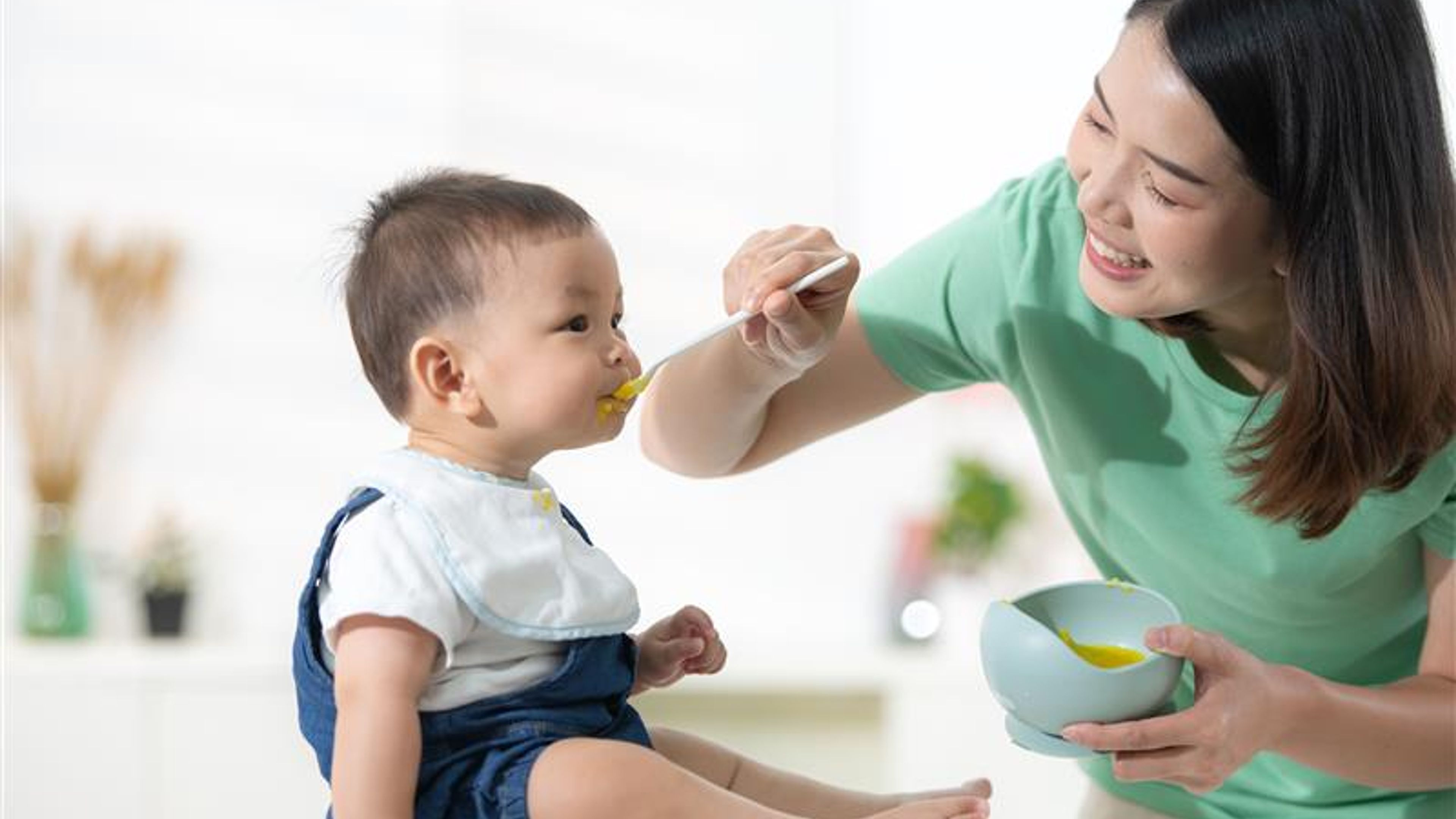 Mom and baby's breakfast time